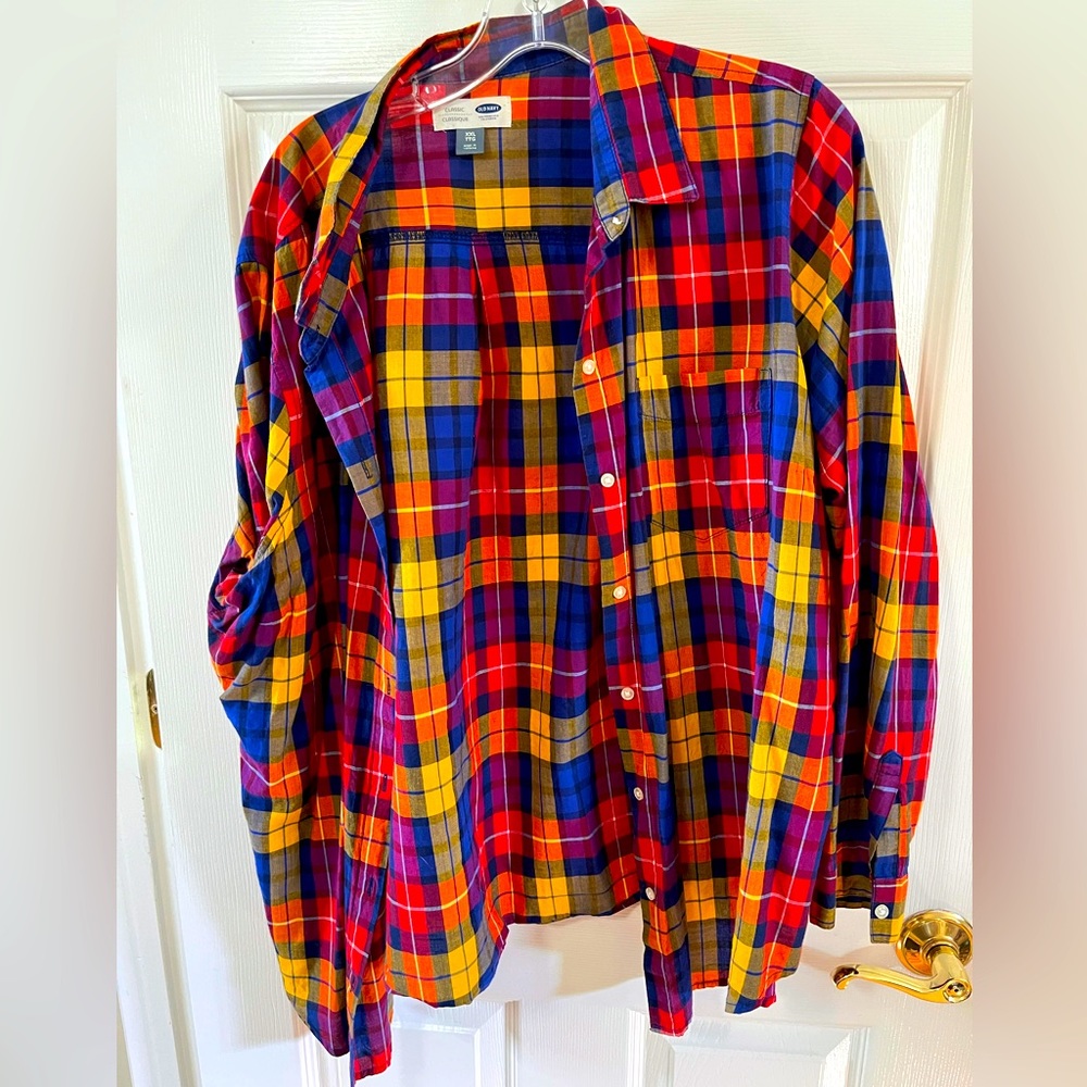 Old Navy thin flannel patterned button up shirt